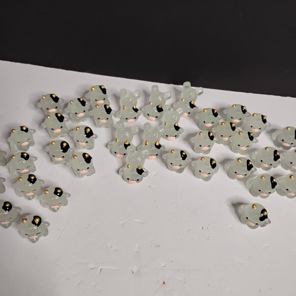 Glow-in-The-Dark Cute Mini Cow Resin Figurines - Picture 5 of 13